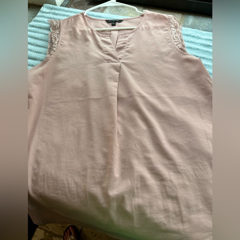 Banana Republic sleeveless top, Size Large